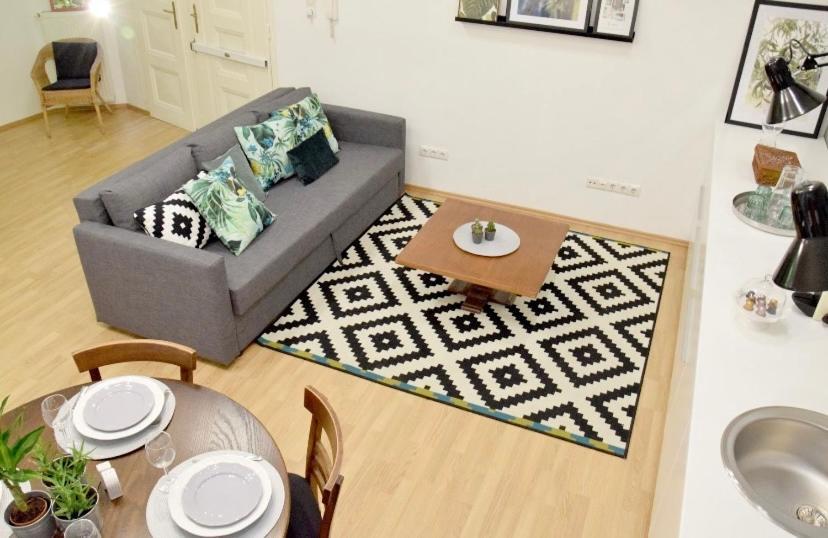 Imola's Place In Downtown By The Danube * Budapest